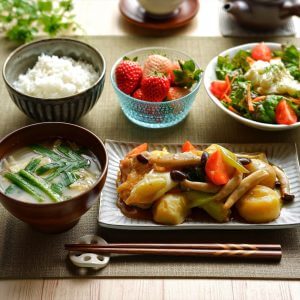 野菜が豊富な定食